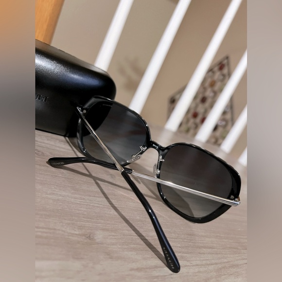 ❌SOLD❌New Coach Women’s Sunglasses - Picture 3 of 10